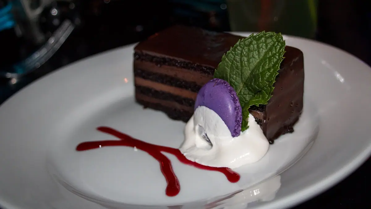 Nosh – cake shop in Pickering town centre